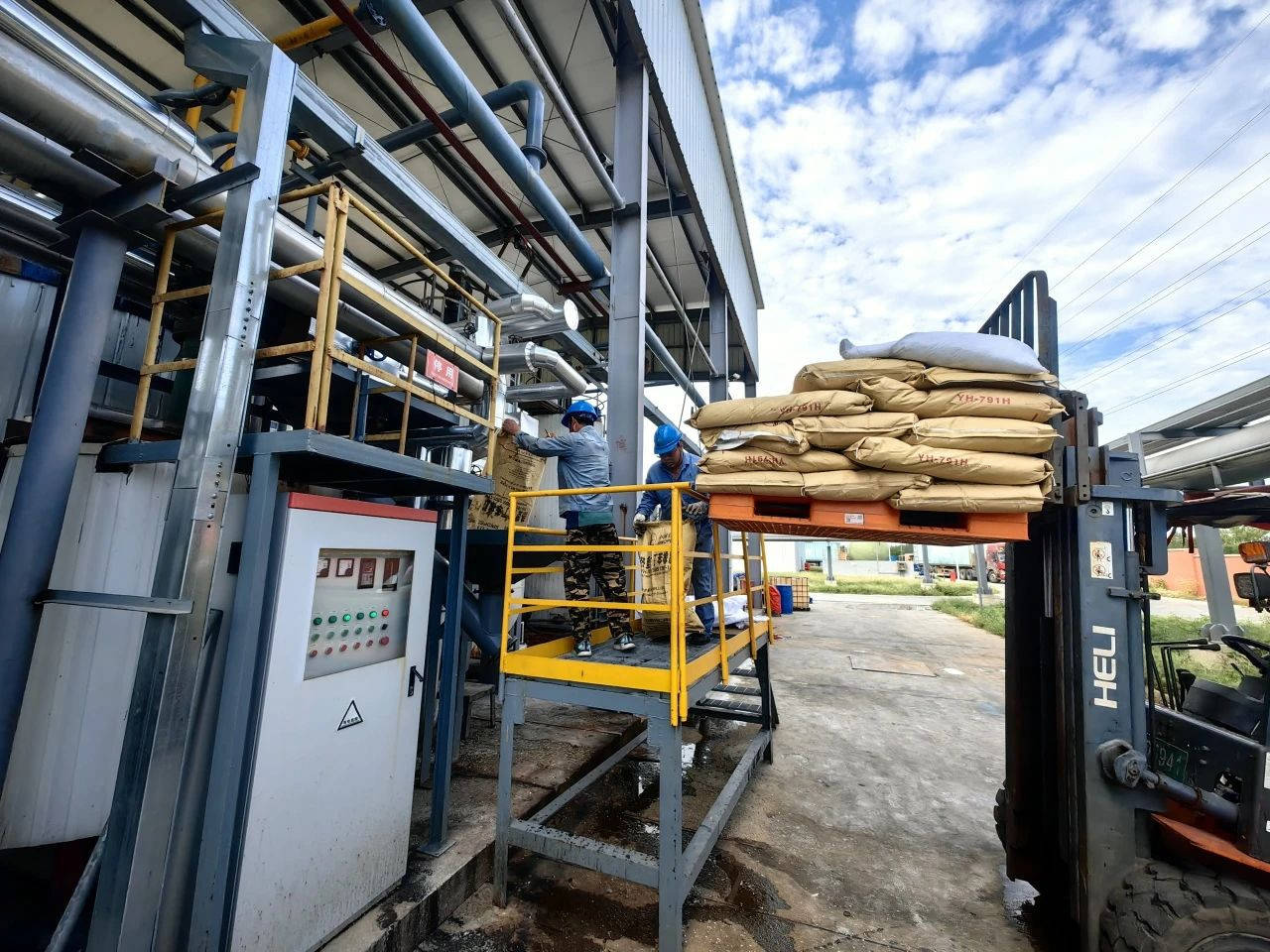 踐行“六個主題年” | 瀝青公司權屬單位儲運公司新材料車間技術改造再迎新突破